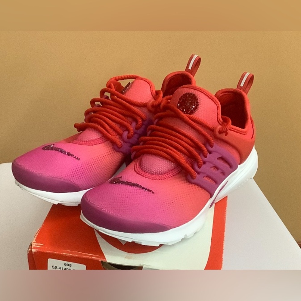 Nike Air Presto Women's Sneakers Size
7 Crystal Pink Red Ombre New with Box